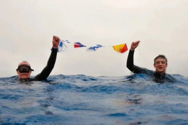 İnsan ilk dəfə okeanda sahildən ən ucqar nöqtəyə çatdı - FOTO/VİDEO